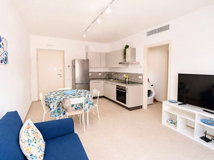 Appartamento trilocale in affitto in Via Giovan Battista Pergolesi, Porto San Giorgio