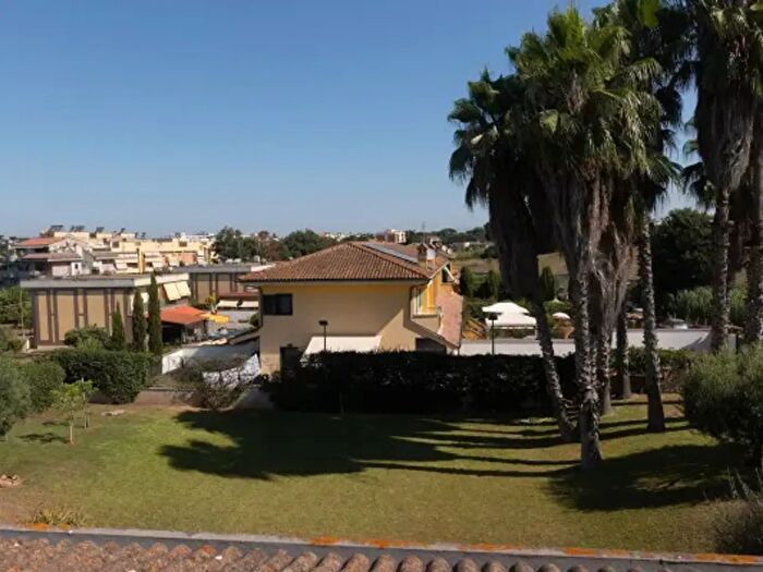 Casa con 6 locali in vendita in Via Capranica, Nettuno