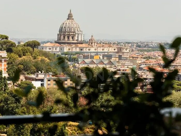 Appartamento con 6 locali in affitto in Via Nicolò Piccolomini, Roma