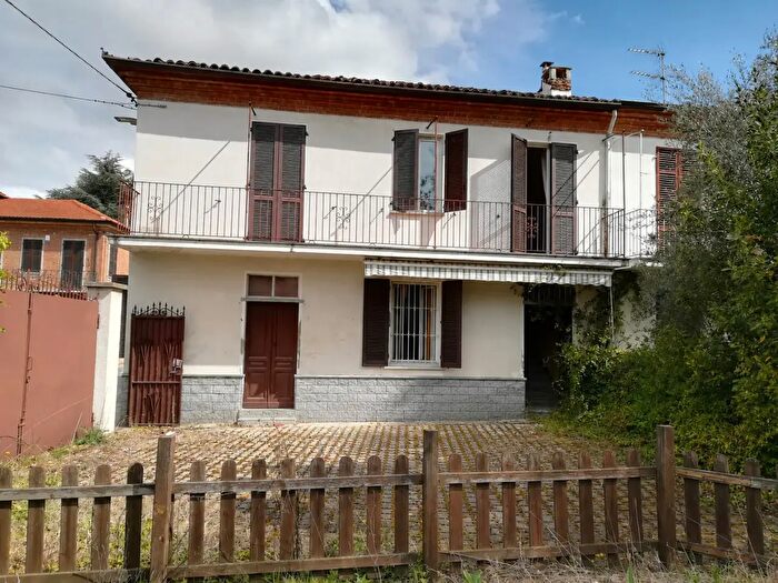Casa con 6 locali in vendita in Via Dusio, Scurzolengo