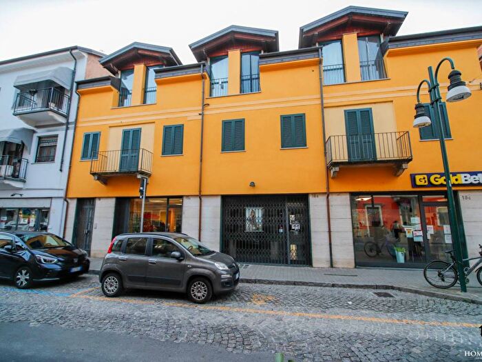 Appartamento trilocale in affitto in Via Roma, Centro, Chivasso