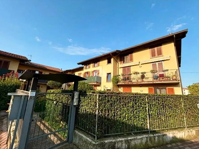 Appartamento trilocale in vendita in Via per Cucciago, Cantu'
