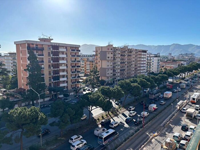 Appartamento trilocale in affitto in Viale della Regione Siciliana Nord Ovest, Uditore Leonardo Da Vinci Alta, Palermo