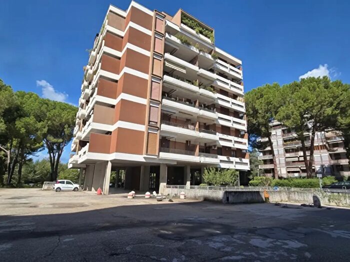 Appartamento trilocale in vendita in Viale Renato Donatelli, Terni