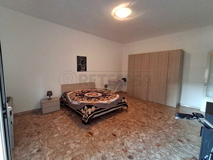 Appartamento con 5 locali in vendita in Via Venezia, Siracusa