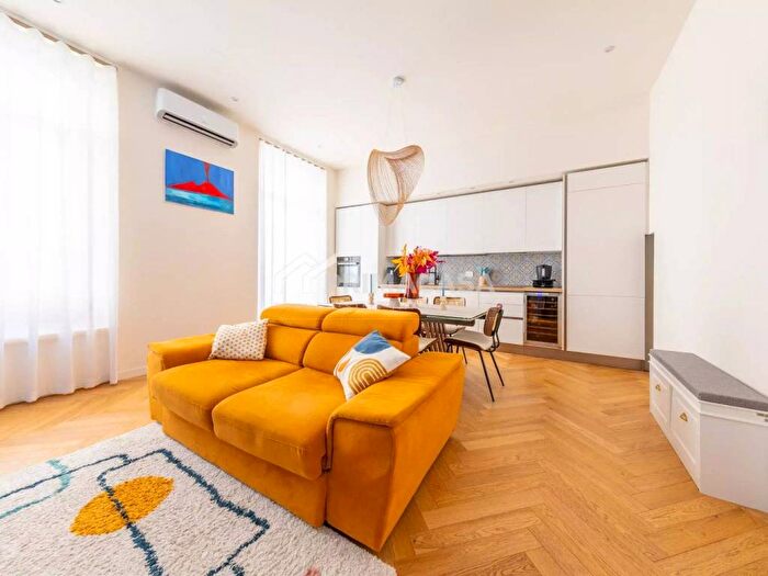 Appartamento trilocale in affitto in Via Orti, Quadronno Crocetta, Milano
