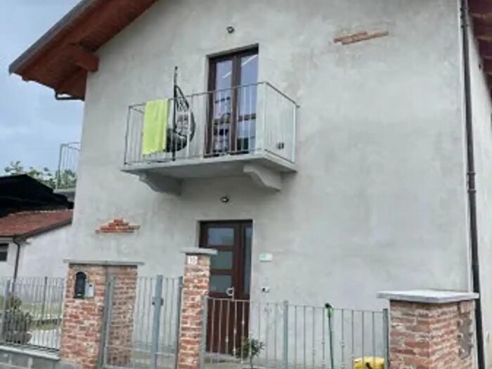 Appartamento trilocale in affitto in Via Motta, Castelletto Stura