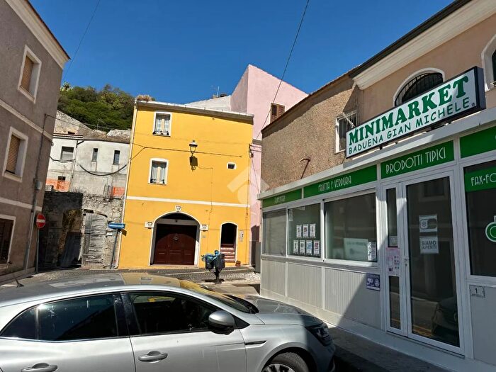 Case in Vendita e in Affitto - 2