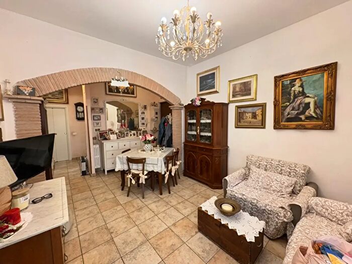 Appartamento trilocale in vendita in Via Fonte Buono, Roma