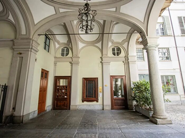 Appartamento trilocale in vendita in Via Giuseppe Garibaldi, Torino