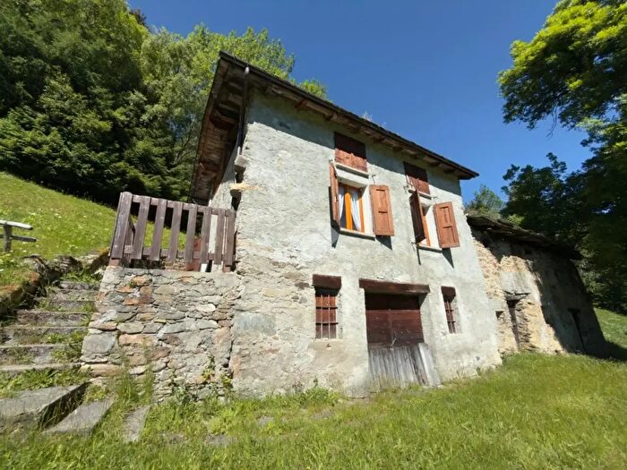 Casa trilocale in vendita in Località Menarol, Grosotto