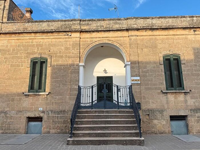 Casa con 9 locali in vendita in a Corsica, Castrignano Del Capo