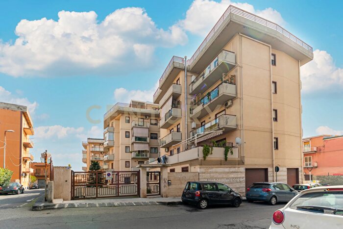 Appartamento con 6 locali in vendita in Via Acquedotto Greco, Catania