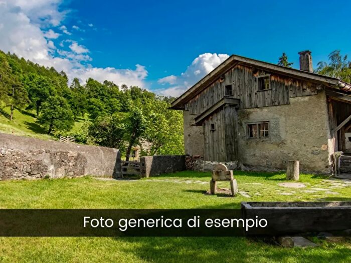 Casa trilocale in vendita in Via Basciu, Cossoine