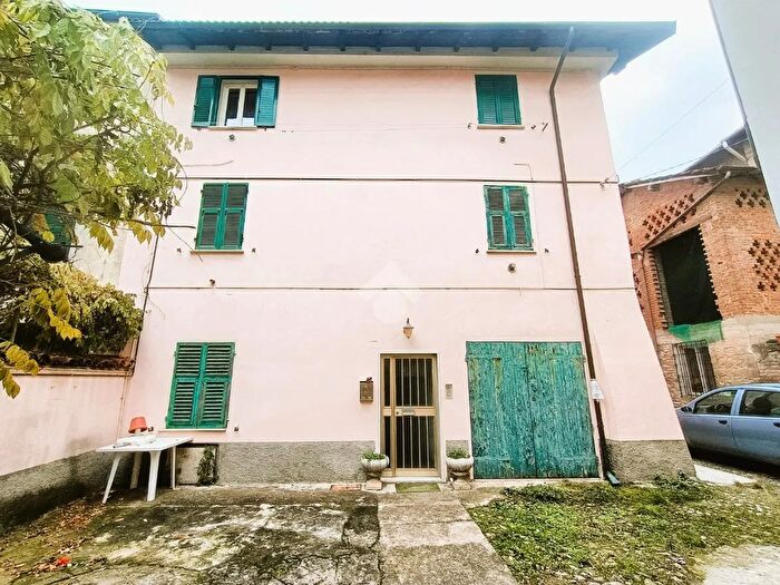 Casa con 7 locali in vendita in Via Roma, Borghetto Di Borbera