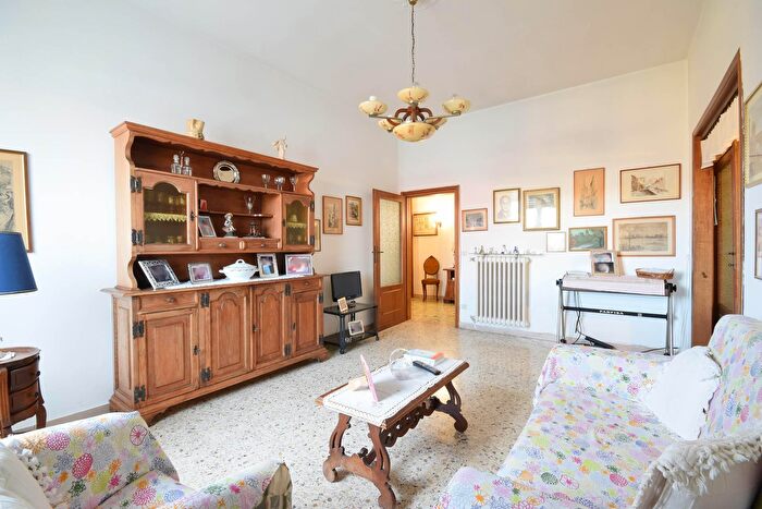 Appartamento con 5 locali in vendita in Firenze