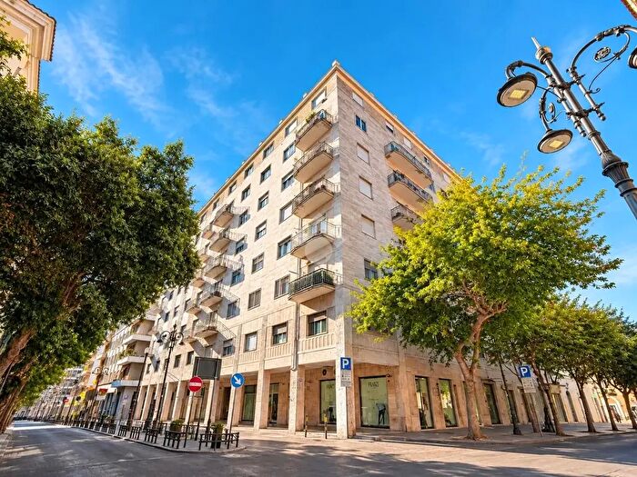 Appartamento con 5 locali in vendita in Via Dante Alighieri, Foggia