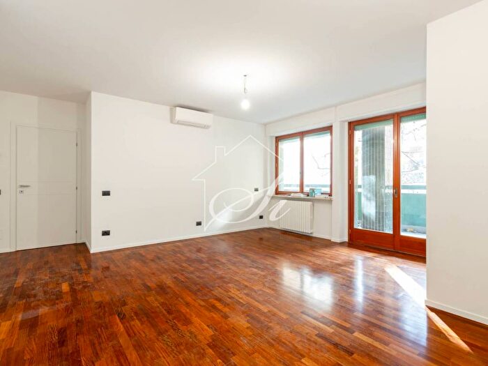 Appartamento quadrilocale in affitto in Via Barce, Tripoli Soderini, Milano