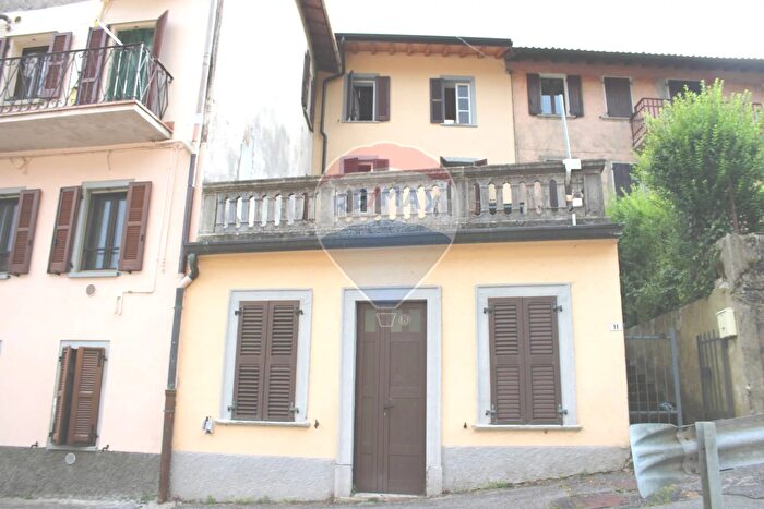 Appartamento quadrilocale in vendita in Via Cabardelli, Almenno San Bartolomeo