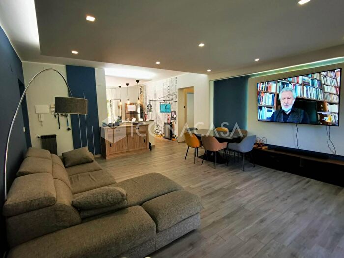 Appartamento quadrilocale in vendita in Via Catara Lettieri Pal, Messina