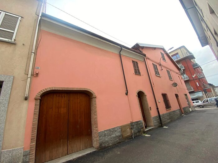Casa trilocale in vendita in Via Piana, Borgonovo Val Tidone