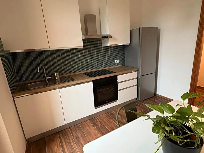 Appartamento trilocale in affitto in Via Mecenate, Milano