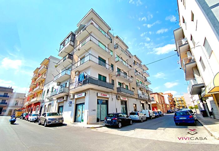 Appartamento trilocale in vendita in Via Romanazzi Carducci Putignano, Putignano
