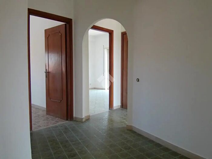 Appartamento trilocale in vendita in Via Rapolano, Roma