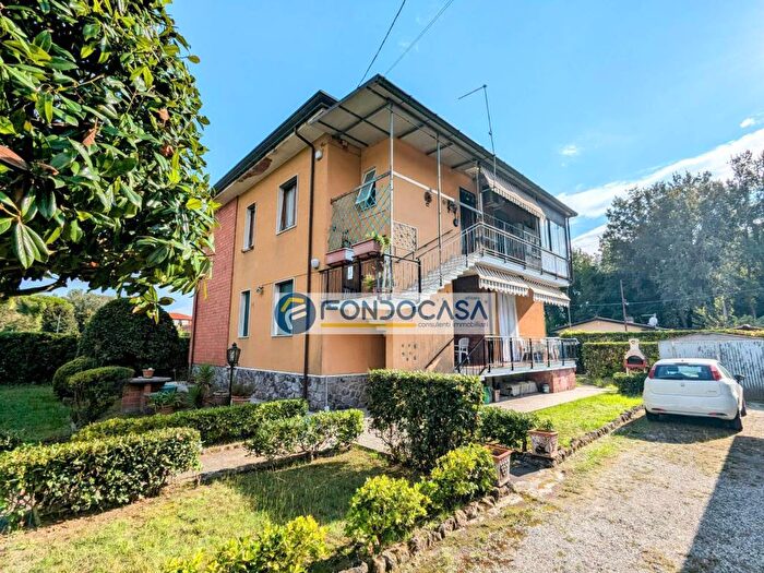 Casa con 6 locali in vendita in Via Degli Olmi, Ronchi Poveromo, Massa