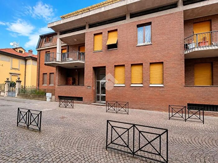Appartamento con 5 locali in vendita in Via Roberto Bidone, Tortona
