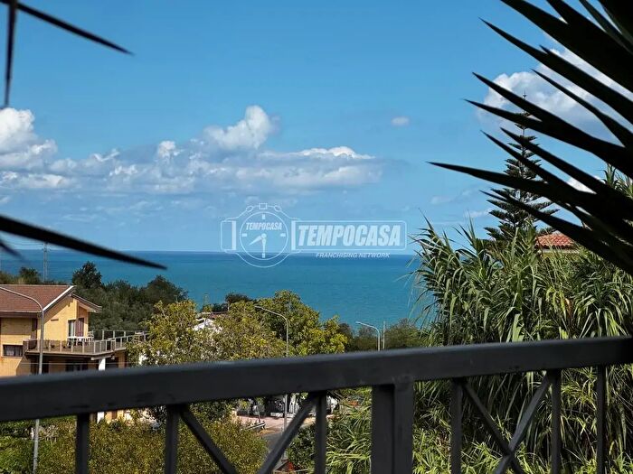 Appartamento trilocale in vendita in Contrada Lazzaretto Bis, Ortona