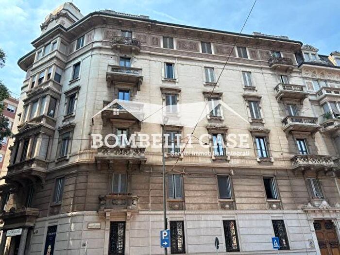 Appartamento trilocale in affitto in Via Luigi Settembrini, Centrale, Milano