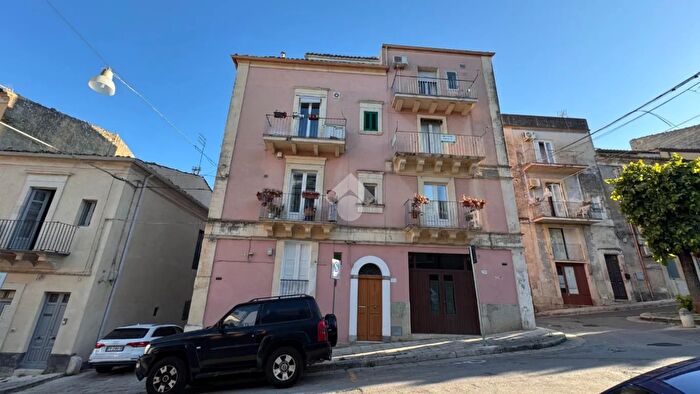 Appartamento bilocale in vendita in Via Ss Salvatore, Ragusa