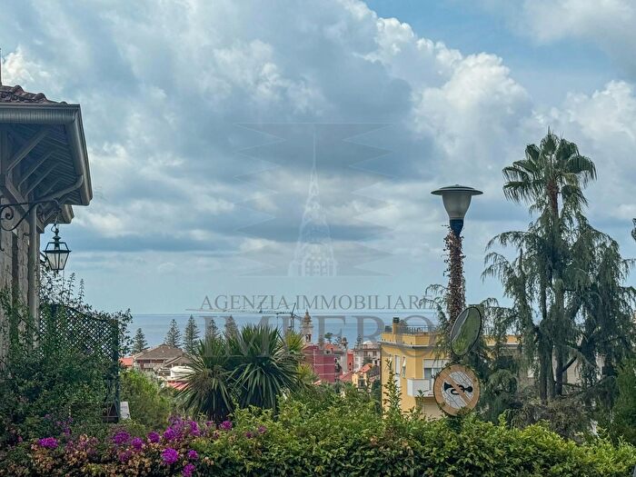 Appartamento bilocale in vendita in Via Virgilio, Bordighera