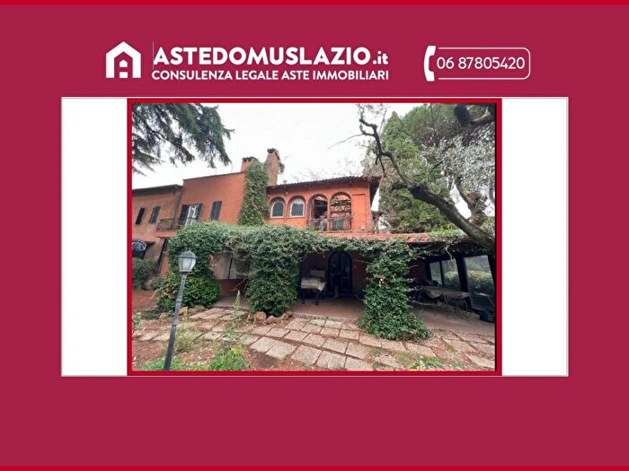 Casa con 6 locali in vendita in Via della Galleria di Ciampino, Morena, Roma