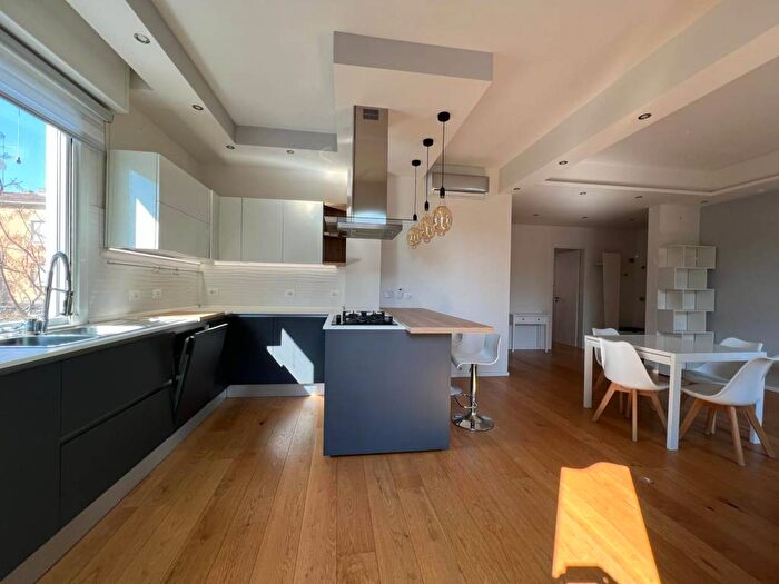 Appartamento trilocale in affitto in Via Alessandro Algardi, Bolognina, Bologna