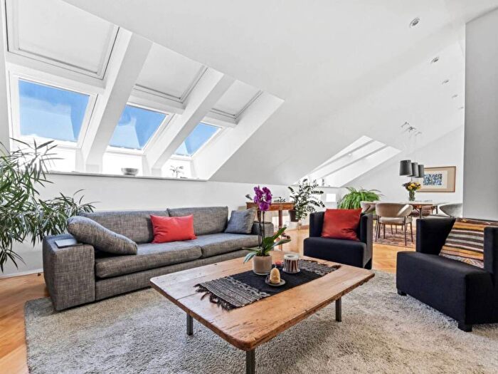 Appartamento con 5 locali in affitto in Via Ippolito Nievo, Sempione, Milano