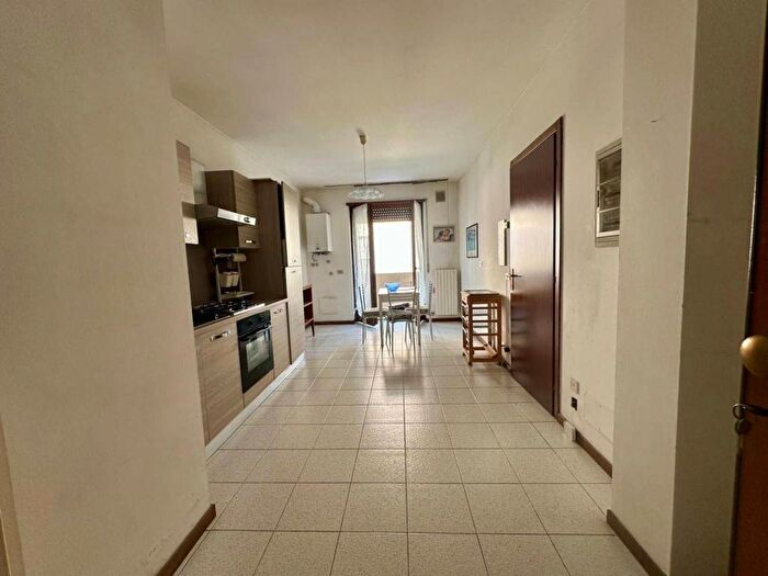 Appartamento bilocale in affitto in Via Scuderlando, Borgo Roma, Verona