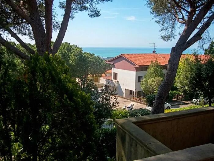 Appartamento con 6 locali in vendita in Rosignano Marittimo