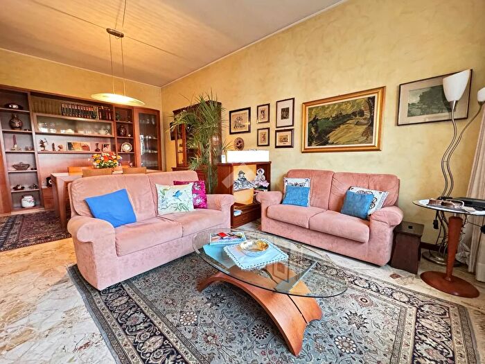 Appartamento trilocale in vendita in Via Cavour, Albairate