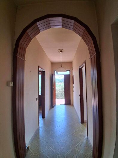 Casa con 8 locali in vendita in Sarzana