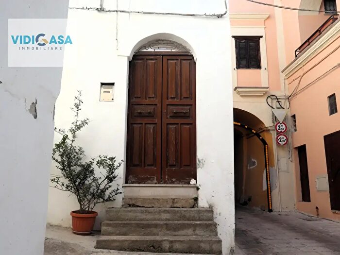 Appartamento con 5 locali in vendita in Via San Leonardo, Montescaglioso