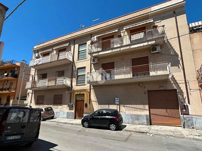 Appartamento quadrilocale in vendita in Via Belmonte Chiavelli, Palermo