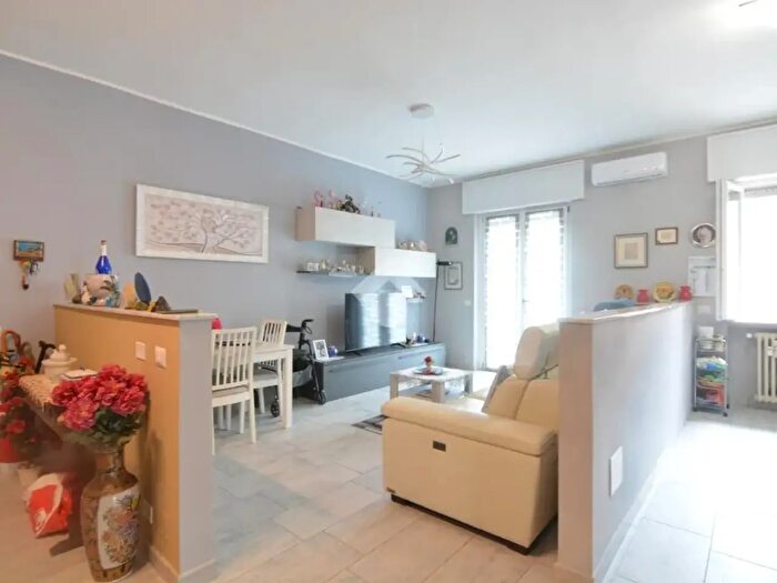 Appartamento trilocale in vendita in Via S Mauro, Bernareggio