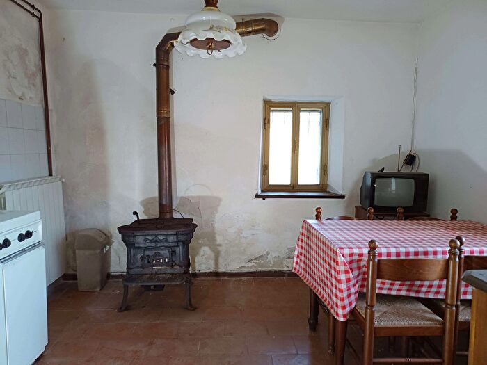 Casa trilocale in vendita in Via Porenca, Garessio