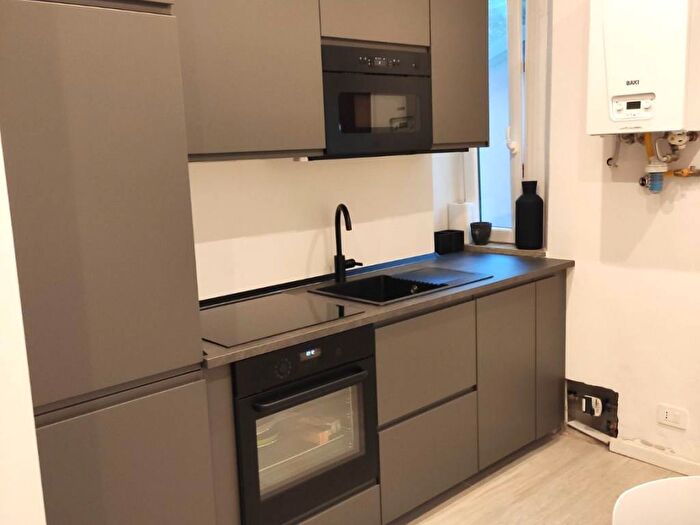 Appartamento bilocale in affitto in Via Luigi Beretta, Borgo Basso, Pavia