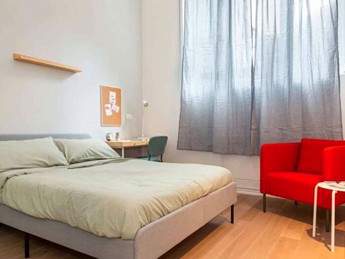 Appartamento trilocale in affitto in Via Vespri Siciliani, Giambellino, Milano