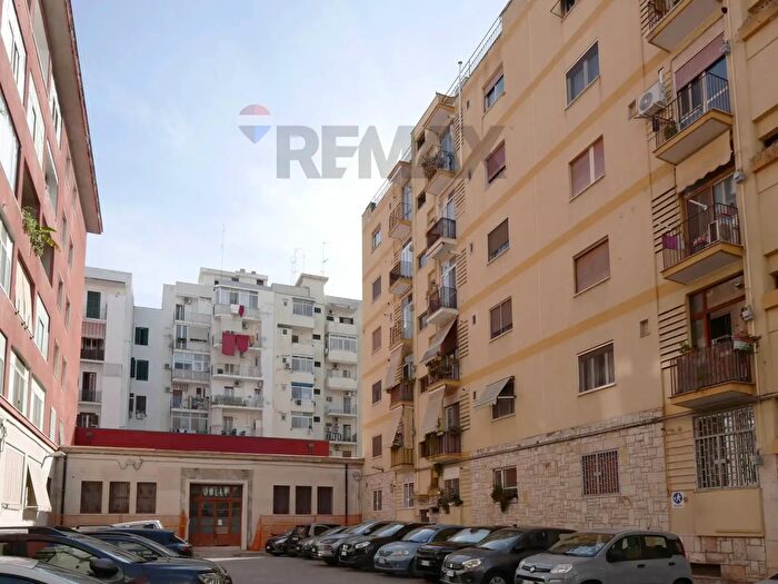 Appartamento trilocale in vendita in Via Sagarriga Visconti, Bari