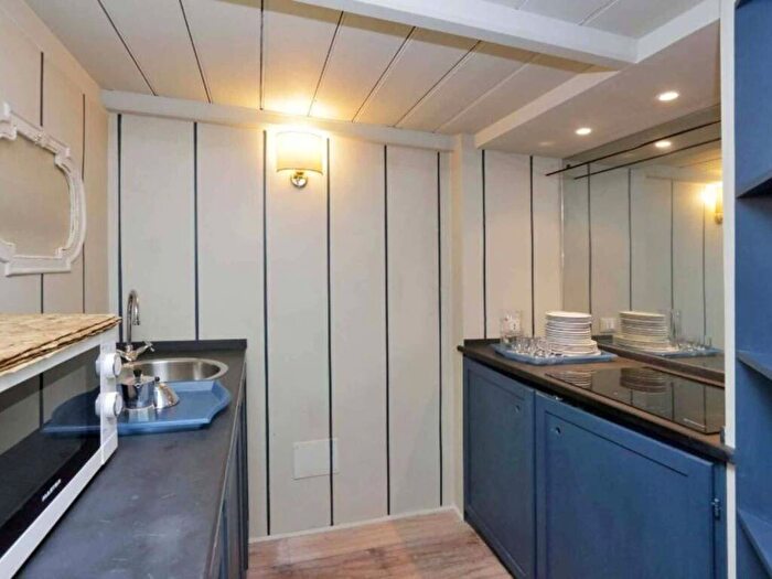 Appartamento monolocale in affitto in Via Gregoriana, Spagna, Roma