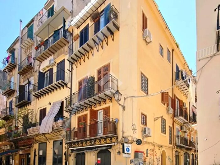 Appartamento quadrilocale in affitto in Via Terra delle Mosche, Palermo